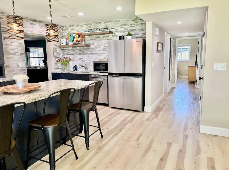 Sea La Vie - Beach Town Charm+Newly Renovated Cocoa Beach Zewnętrze zdjęcie