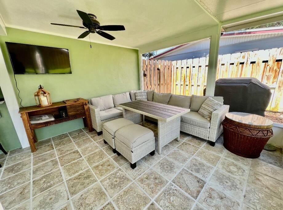 Sea La Vie - Beach Town Charm+Newly Renovated Cocoa Beach Zewnętrze zdjęcie