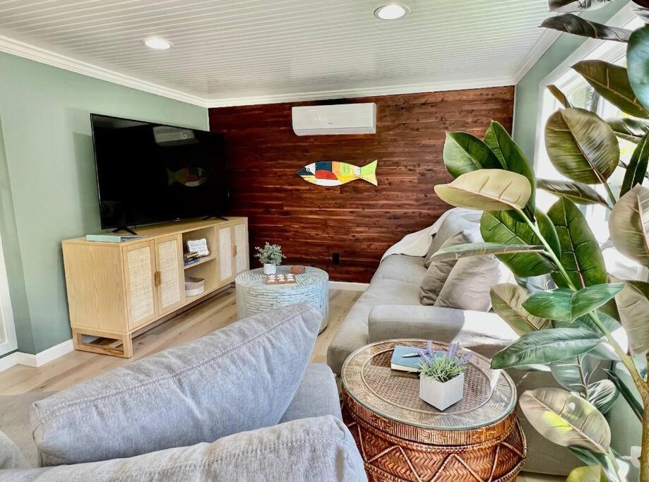 Sea La Vie - Beach Town Charm+Newly Renovated Cocoa Beach Zewnętrze zdjęcie